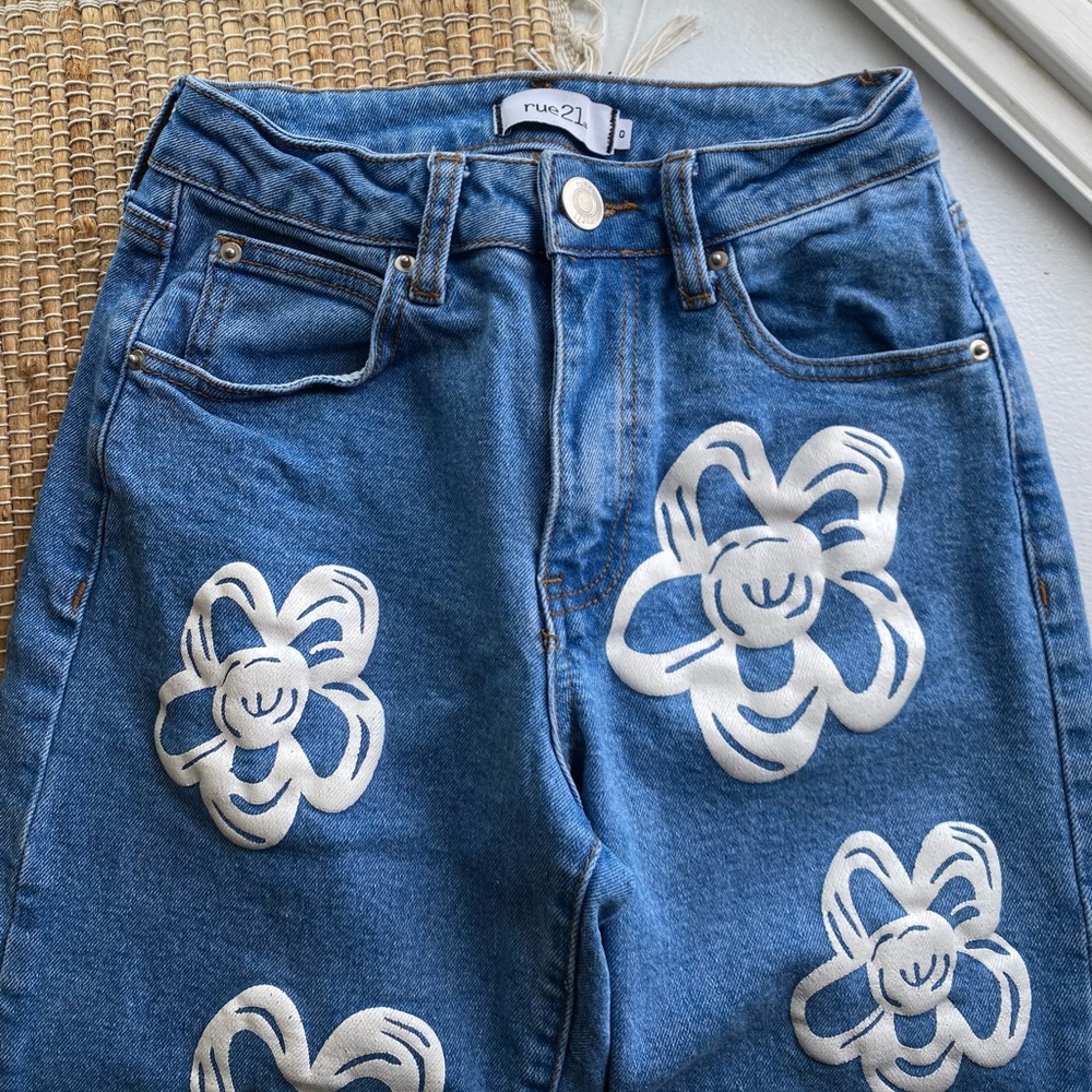 Rue 21 Size 0 flower pattern jeans